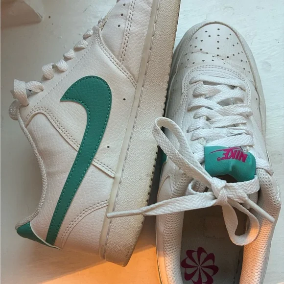 Nike Court Vision Low White Teal Swoosh Sneakers Women’s 9.5 - Picture 1 of 8